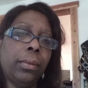 Meet your Posher, Dee dee